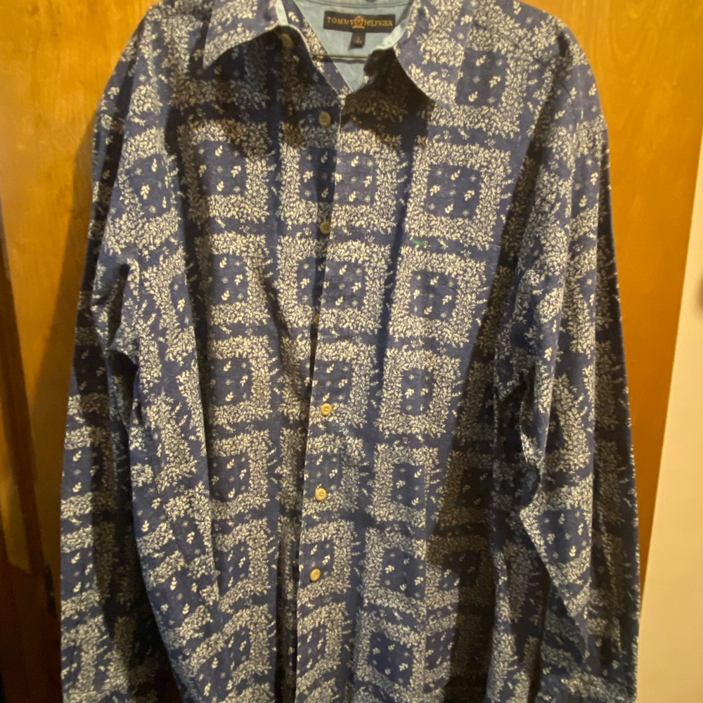 Vintage Tommy Hilfiger Blue Patterned Men's Shirt. 100% Cotton.